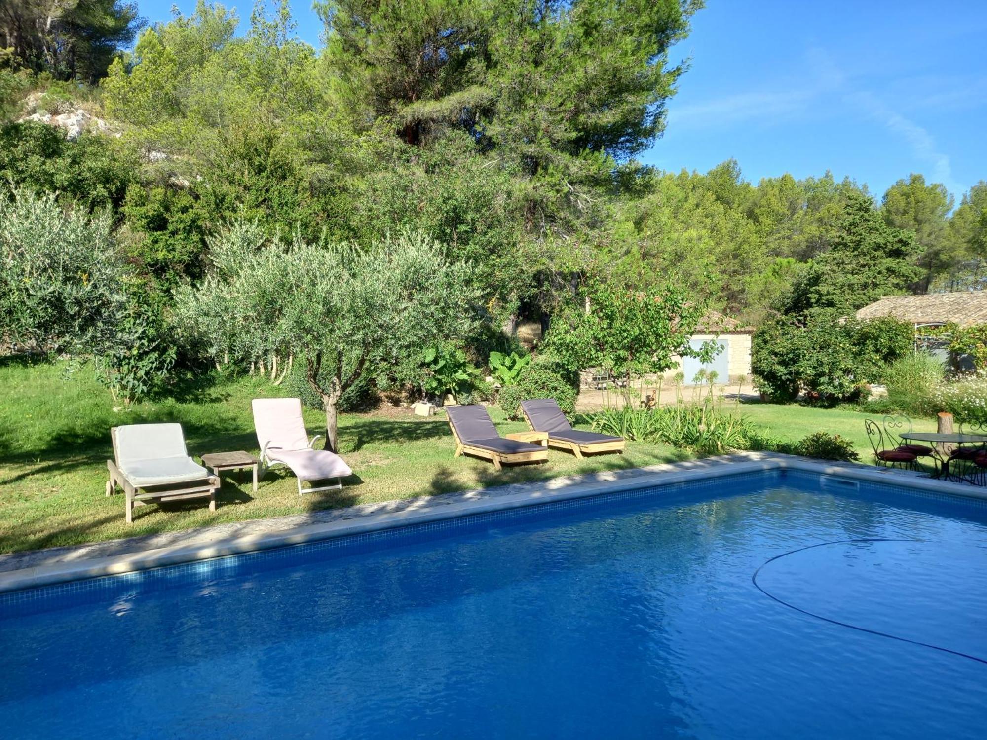 La Roulotte Du Petit Paradis Saint-Rémy-de-Provence 외부 사진