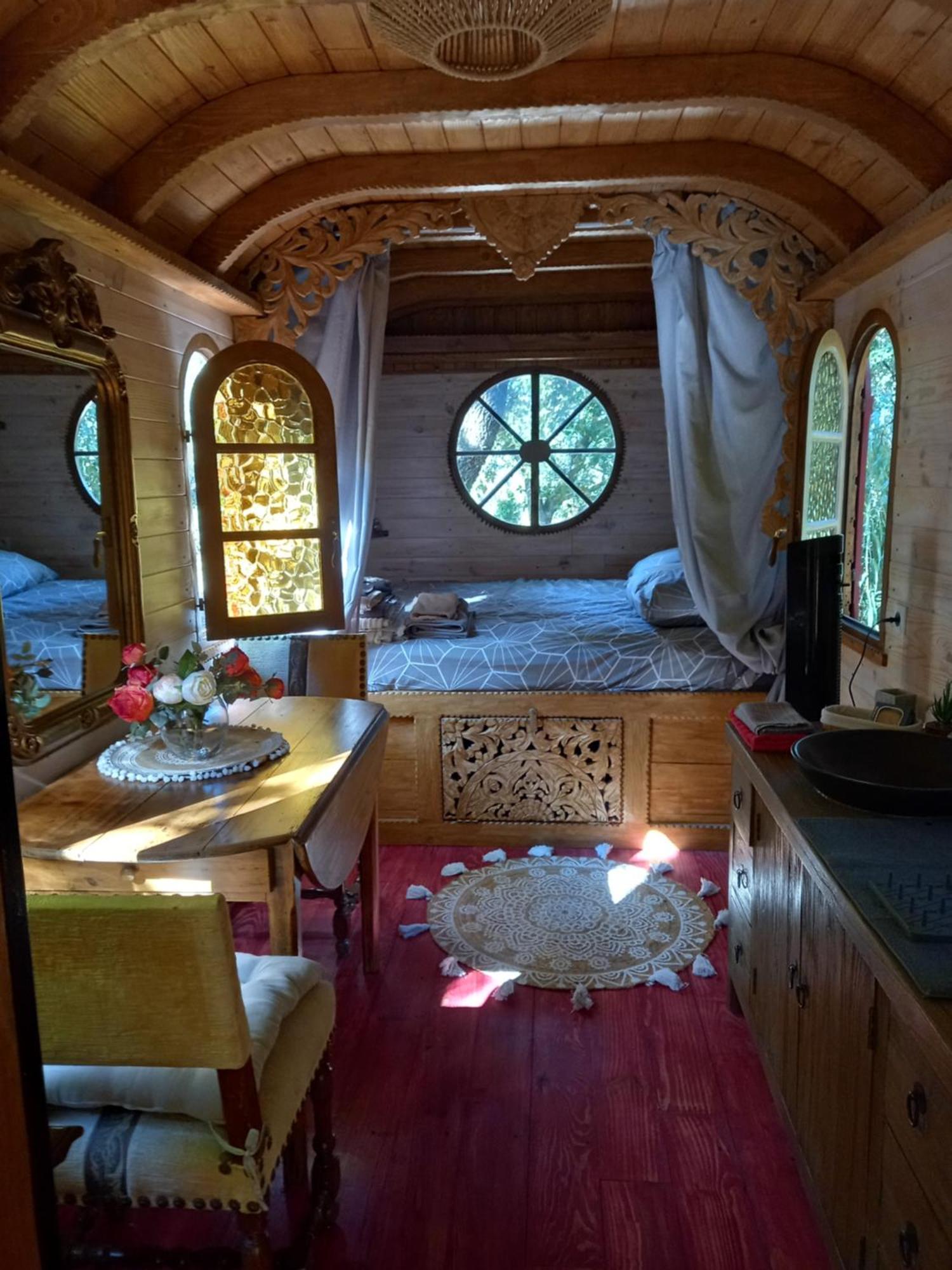 La Roulotte Du Petit Paradis Saint-Rémy-de-Provence 외부 사진