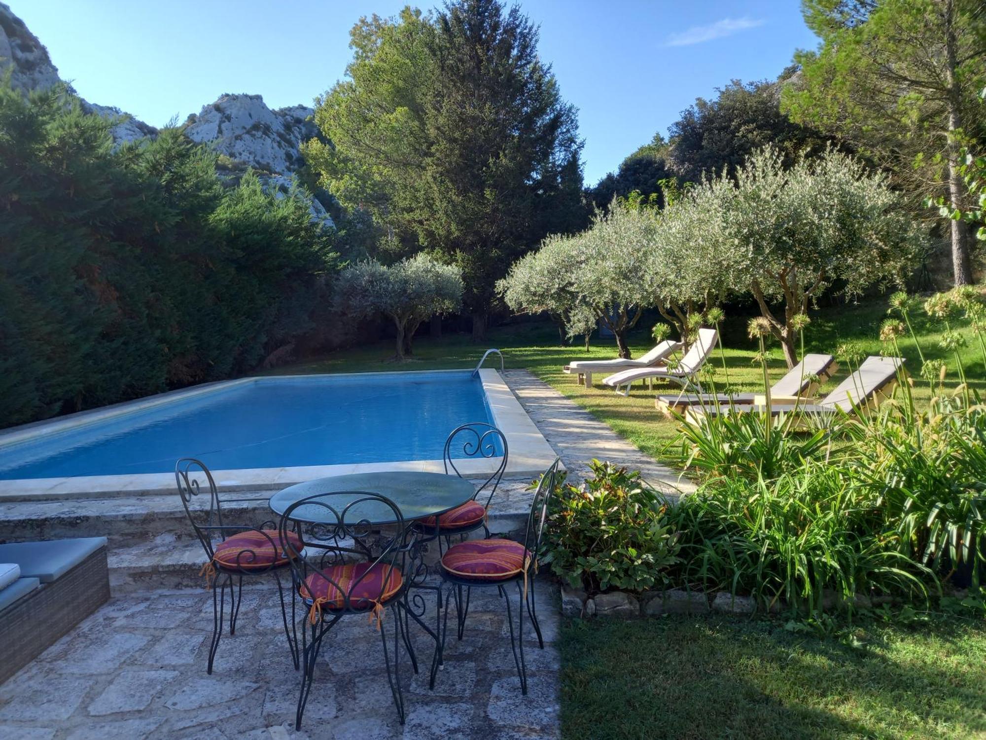 La Roulotte Du Petit Paradis Saint-Rémy-de-Provence 외부 사진